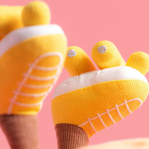 AMUSEABLES - SUN-ROLLER SKATES by Jellycat