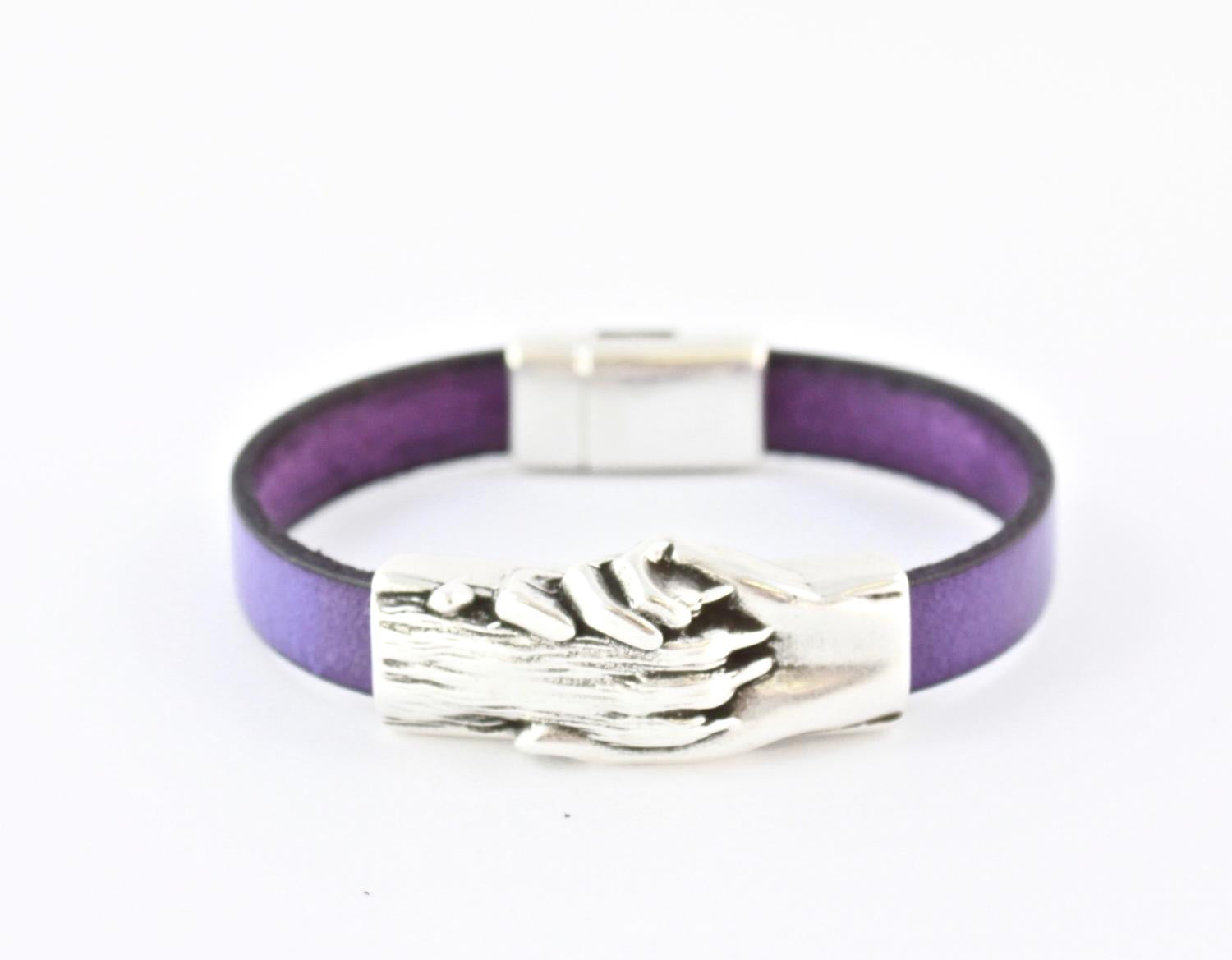 DOG PAW FLAT LEATHER BRACELET - PoP x HoyPoloi Gallery