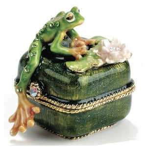 TREE FROG ON BOX - PoP x HoyPoloi Gallery